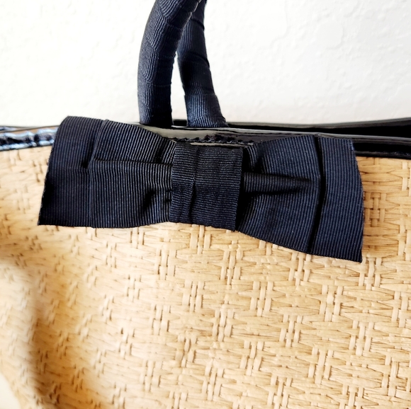 BBW Straw Beach Tote Crossbody - Picture 2 of 13
